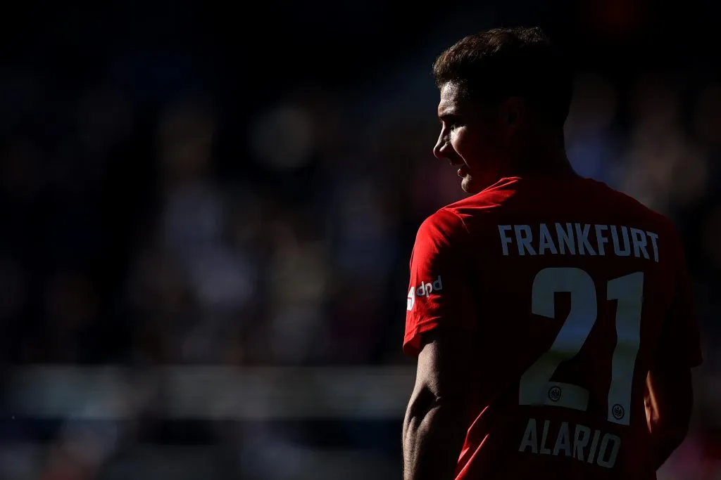 Alario pode ir para o Cruzeiro. (Photo by Dean Mouhtaropoulos/Getty Images)