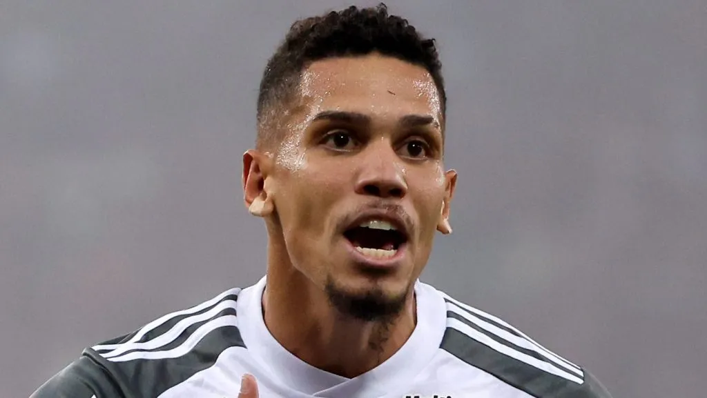 Paulinho é procurado para assinar com grande projeto e recebe proposta para deixar o Atlético Mineiro. (Photo by Buda Mendes/Getty Images)
