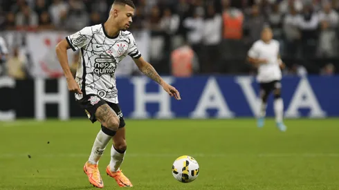 SÃO PAULO, BRAZIL - APRIL 16: João Victor of Corinthians in action during the match between Corinthians and Avaí as part of Brasileirao Series A 2022 at Neo Química Arena on April 16, 2022 in São Paulo, Brazil. (Photo by Ricardo Moreira/Getty Images)