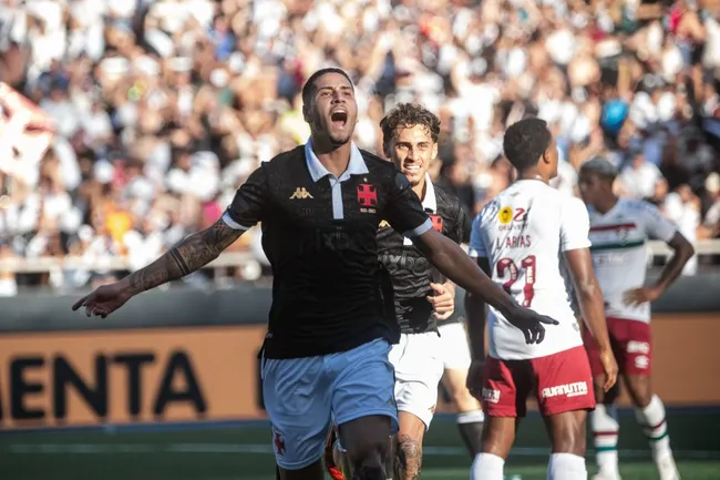 Bruno Praxedes marca seu primeiro gol pelo Vasco no clássico contra o Fluminense | Foto: Leandro Amorim/Vasco.