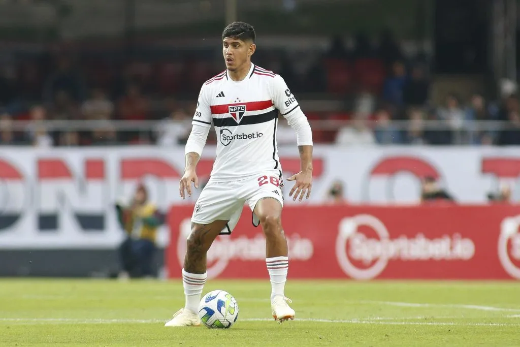 O zagueiro está na mira do Independiente (Foto: Miguel Schincariol / Flickr do São Paulo / Divulgação)