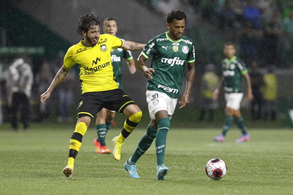 Jailson pelo Palmeiras. (Photo by Ricardo Moreira/Getty Images)