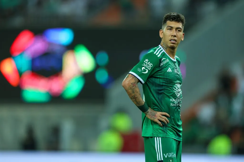 Firmino em ação pelo Al-Ahli (Photo by Yasser Bakhsh/Getty Images)