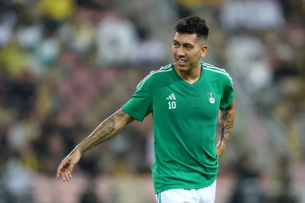 Roberto Firmino em ação pelo Al-Ahli. (Photo by Yasser Bakhsh/Getty Images)
