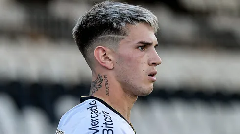 Luca Orellano em ação pelo Vasco. Foto: Thiago Ribeiro/AGIF