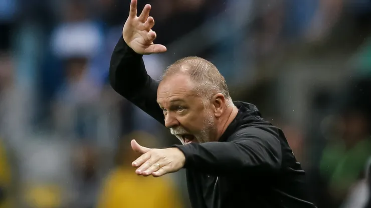 Mano Menezes: técnico se decepcionou com reforço do Corinthians (Foto: Pedro H. Tesch/Getty Images)