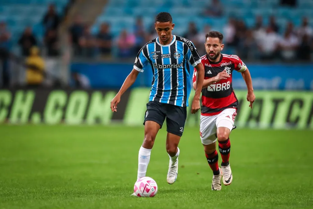O atacante quer ser valorizado no Grêmio (Foto: Lucas Uebel/Grêmio/Divulgação)