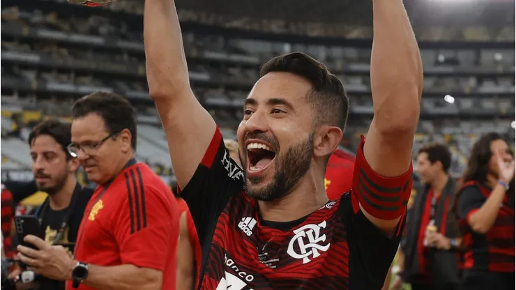 Time gaúcho envia proposta para fechar com Éverton Ribeiro. (Photo by Buda Mendes/Getty Images)