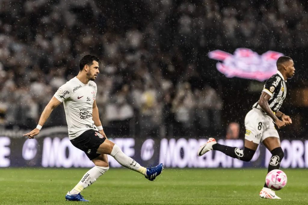 Giuliano no Corinthians x Santos. Foto: Abner Dourado/AGIF
