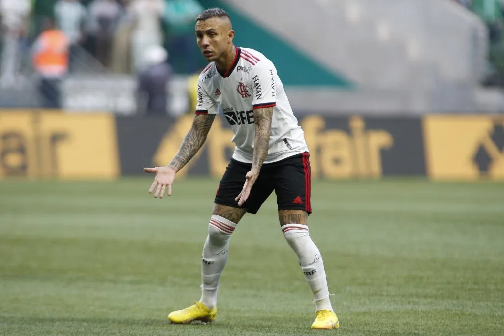 Cebolinha na partida diante do Palmeiras (Photo by Miguel Schincariol/Getty Images)