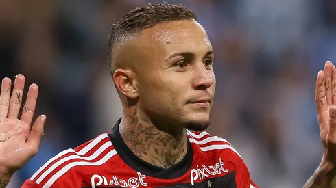 Everton Cebolinha aceita deixar o Flamengo e pode ter destino inesperado (Photo by Pedro H. Tesch/Getty Images)
