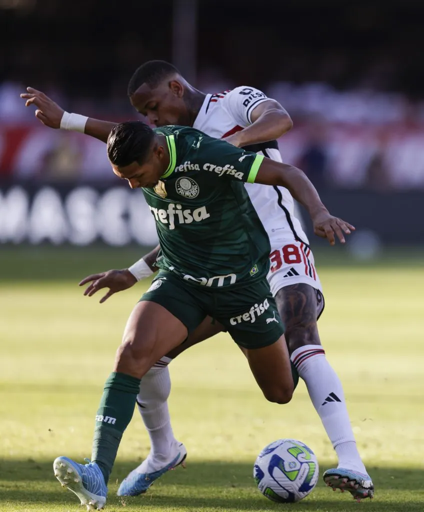 Rony do Palmeiras e Caio Paulista do São Paulo  (Photo by Alexandre Schneider/Getty Images)