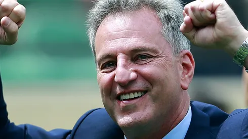 Flamengo pode dar chapéu no Corinthians por defensor. (Photo by Daniel Apuy/Getty Images)