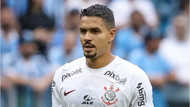 Corinthians faz proposta por zagueiro de Copa para jogar com Veríssimo (Photo by Pedro H. Tesch/Getty Images)