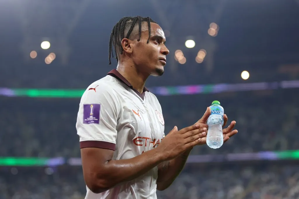 Akanji será titular contra o Fluminense. (Photo by Francois Nel/Getty Images)