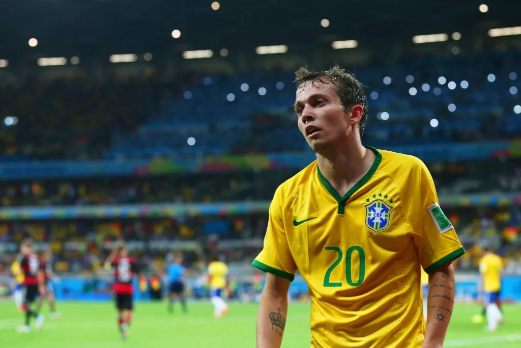 Bernard em tempos de Seleção. (Photo by Robert Cianflone/Getty Images)