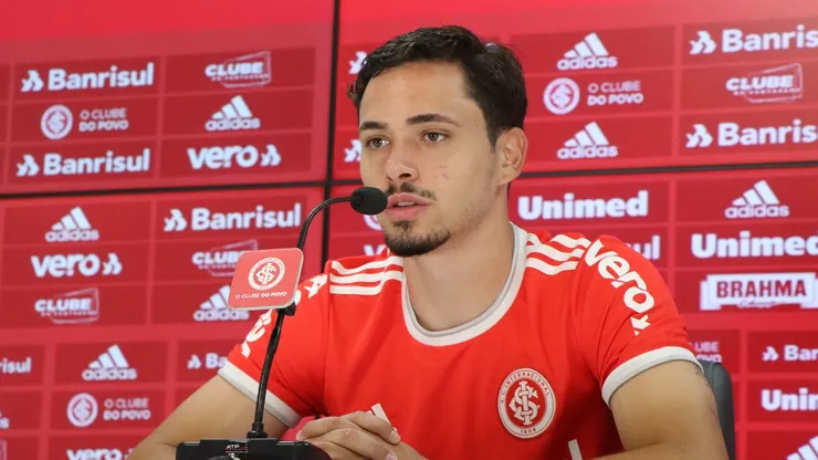 Maurício é alvo de dois gigantes. Foto: Ricardo Duarte/Internacioal | FLICKR