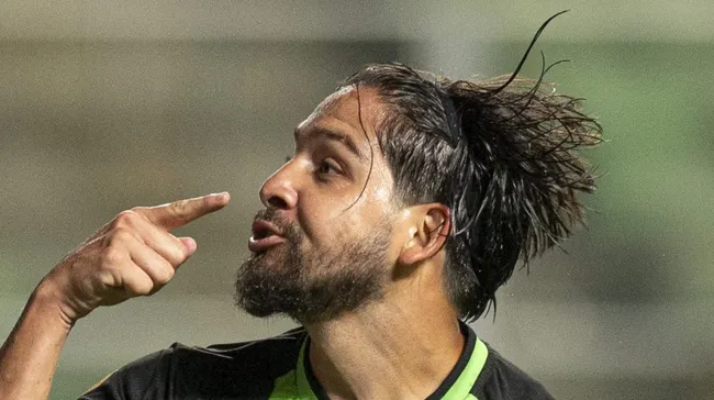 Medalhão vai dar adeus para Benítez e jogar no Santos. Foto: Alessandra Torres/AGIF