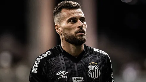 Lucas Lima: futuro definido no Santos (Foto: Raul Baretta/ Santos FC/ Divulgação)