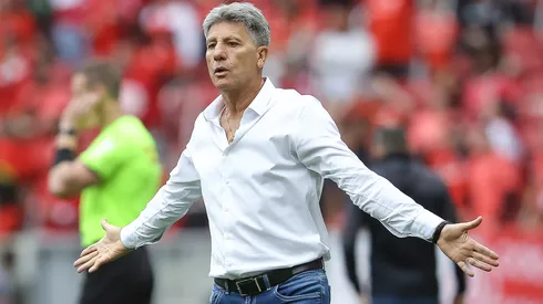 Renato: técnico foi comunicado da situação (Foto: Pedro H. Tesch/Getty Images)