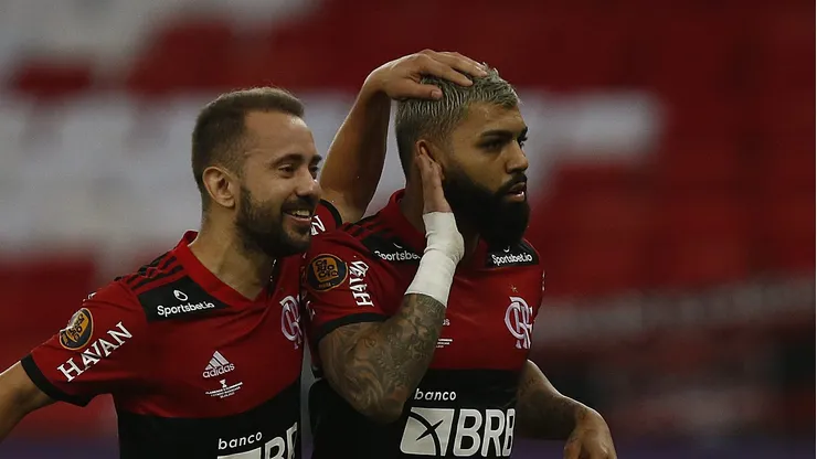 Gabigol e Everton Ribeiro. (Photo by Wagner Meier/Getty Images)