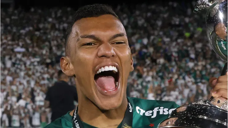 Corinthians sofre mais um 'chapéu' e vê rival encaminhar Gabriel Veron (Photo by Buda Mendes/Getty Images)