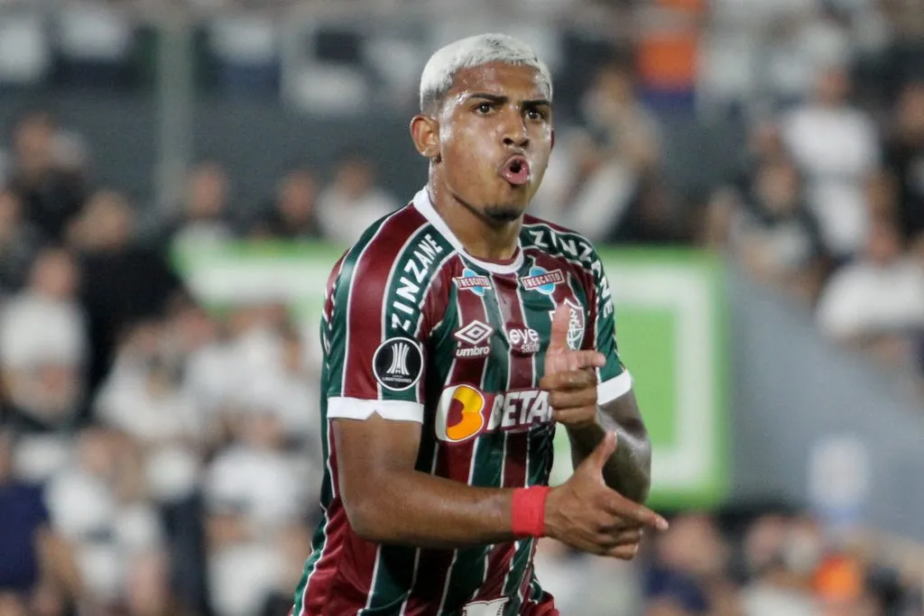 John Kennedy comemora seu gol pelo Fluminense (Photo by Christian Alvarenga/Getty Images)