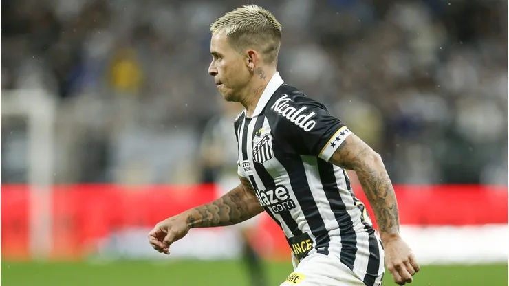 O Corinthians precisa acordar e entender a realidade no mercado da bola (Photo by Ricardo Moreira/Getty Images)