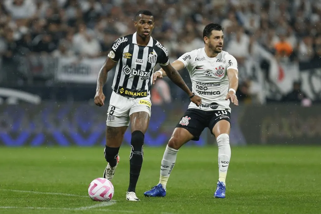 Jean em ação pelo Santos (Photo by Ricardo Moreira/Getty Images)