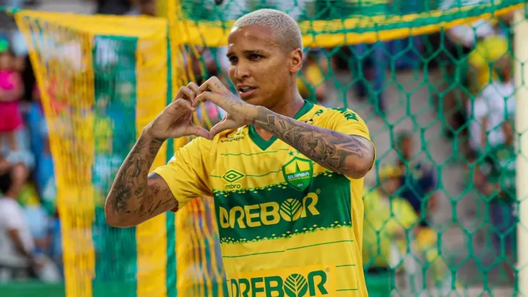 Deyverson abriu o jogo (Foto: AssCom Dourado/Divulgação)