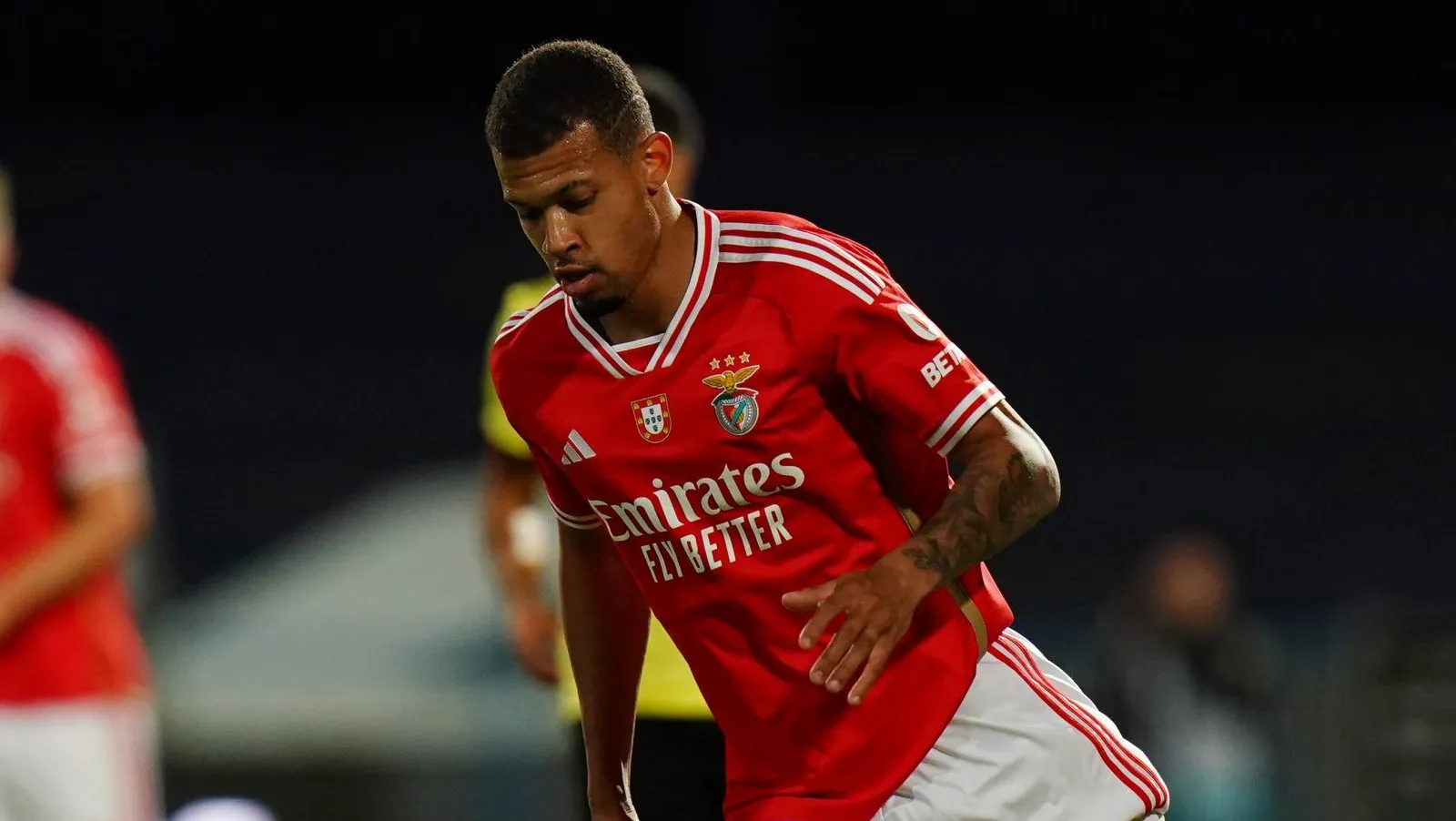 João Victor pelo Benfica. (Photo by Gualter Fatia/Getty Images)