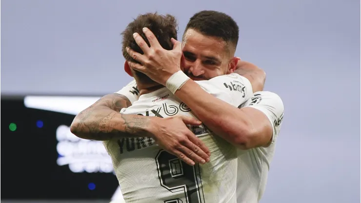 Após Renato Augusto, Corinthians pode perder outro jogador com passagem pela Seleção Brasileira. (Photo by Miguel Schincariol/Getty Images)