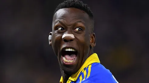 Luis Advíncula pode assinar com equipe carioca. (Photo by Marcelo Endelli/Getty Images)