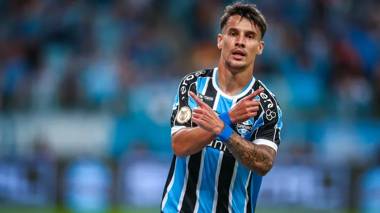 Ferreira: atacante é alvo do São Paulo (Foto: Lucas Uebel/Grêmio/Divulgação)