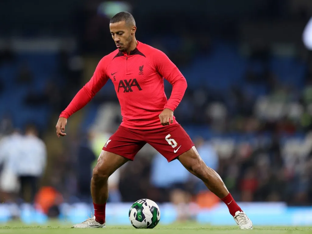 Thiago não joga desde fevereiro. (Photo by Naomi Baker/Getty Images)