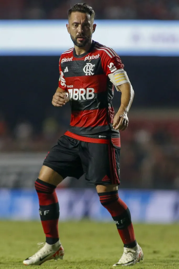 Everton Ribeiro atuando pelo Flamengo. Foto: Miguel Schincariol/Getty Images