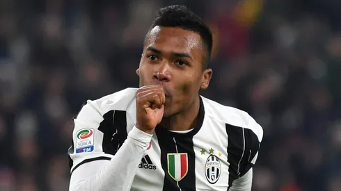 Alex Sandro pode deixar o Flamengo de lado e fechar com rival brasileiro (Photo by Valerio Pennicino/Getty Images)