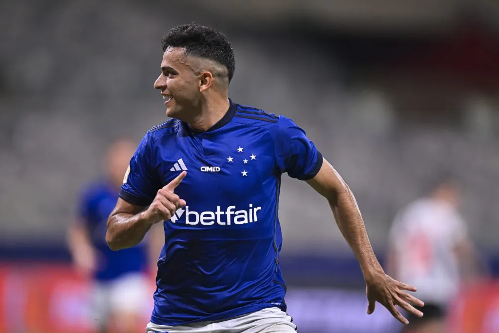 Bruno Rodrigues celebrando gol pelo Cruzeiro. (Photo by Pedro Vilela/Getty Images)