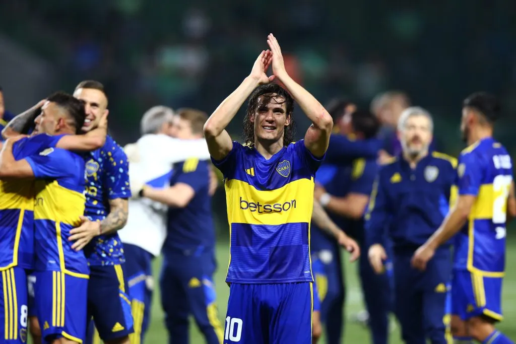 Edinson Cavani celebrando classificação contra o Palmeiras. (Photo by Alexandre Schneider/Getty Images)