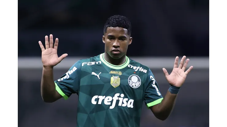 SP - SAO PAULO - 25/10/2023 - BRASILEIRO A 2023, PALMEIRAS X SAO PAULO - Endrick jogador do Palmeiras durante partida contra o Sao Paulo no estadio Arena Allianz Parque pelo campeonato Brasileiro A 2023. Foto: Marcello Zambrana/AGIF