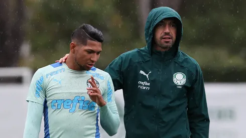 Rony e Abel Ferreira: atacante abriu o jogo em entrevista (Foto: Cesar Greco/Palmeiras/Divulgação)