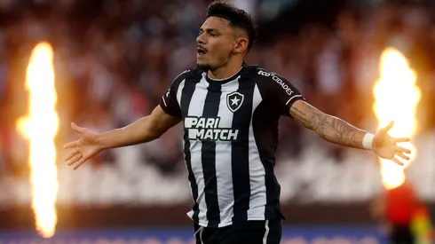Companheiro de Tiquinho Soares no Botafogo é alvo do Grêmio no mercado (Foto: Vitor Silva/Botafogo/Divulgação)
