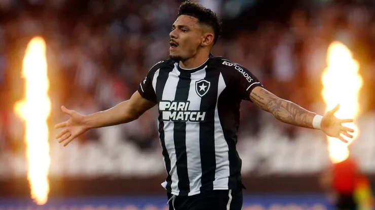 Companheiro de Tiquinho Soares no Botafogo é alvo do Grêmio no mercado (Foto: Vitor Silva/Botafogo/Divulgação)