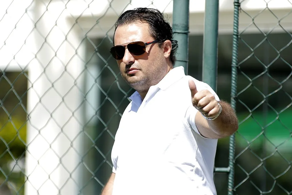 OFICIAL: Alexandre Mattos pede desligamento do Athletico. Foto: Daniel Vorley/AGIF.