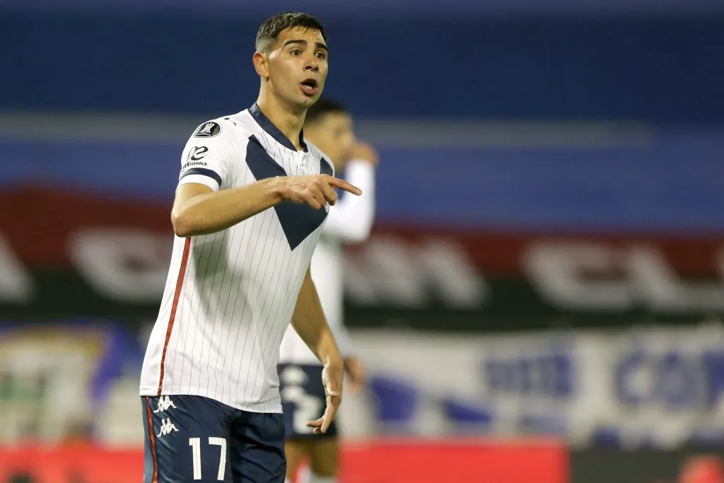 BUENOS AIRES, ARGENTINA – JULY 14: Lautaro Gianetti of Velez reacts during a round of sixteen match between Velez and Barcelona SC as part of Copa CONMEBOL Libertadores 2021 at Jose Amalfitani Stadium on July 14, 2021 in Buenos Aires, Argentina. (Photo by Daniel Jayo/Getty Images)