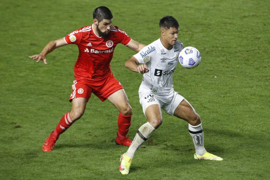 Mendez pelo Inter. (Photo by Miguel Schincariol/Getty Images)