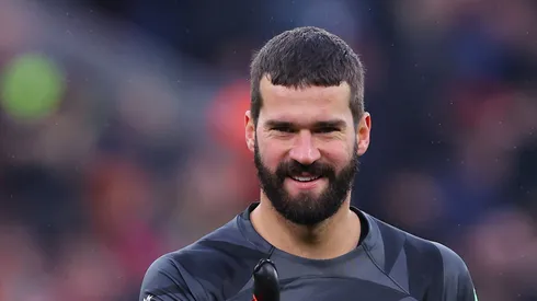 Alisson pelo Liverpool. (Photo by Alex Livesey/Getty Images)