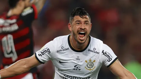 Giuliano se oferece para atuar em tricampeão da Libertadores. (Photo by Buda Mendes/Getty Images)