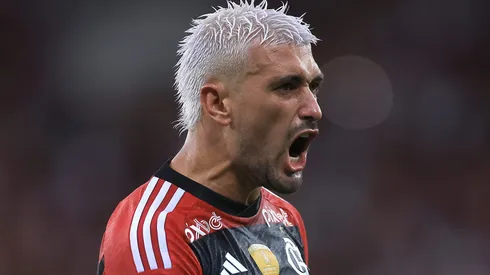 De Arrascaeta pode deixar o Flamengo para jogar a Champions League. (Photo by Buda Mendes/Getty Images)