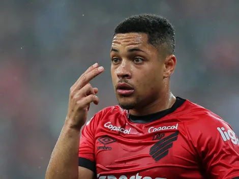 Parceiro de Vitor Roque no Athletico-PR entra na mira de Corinthians e Fluminense